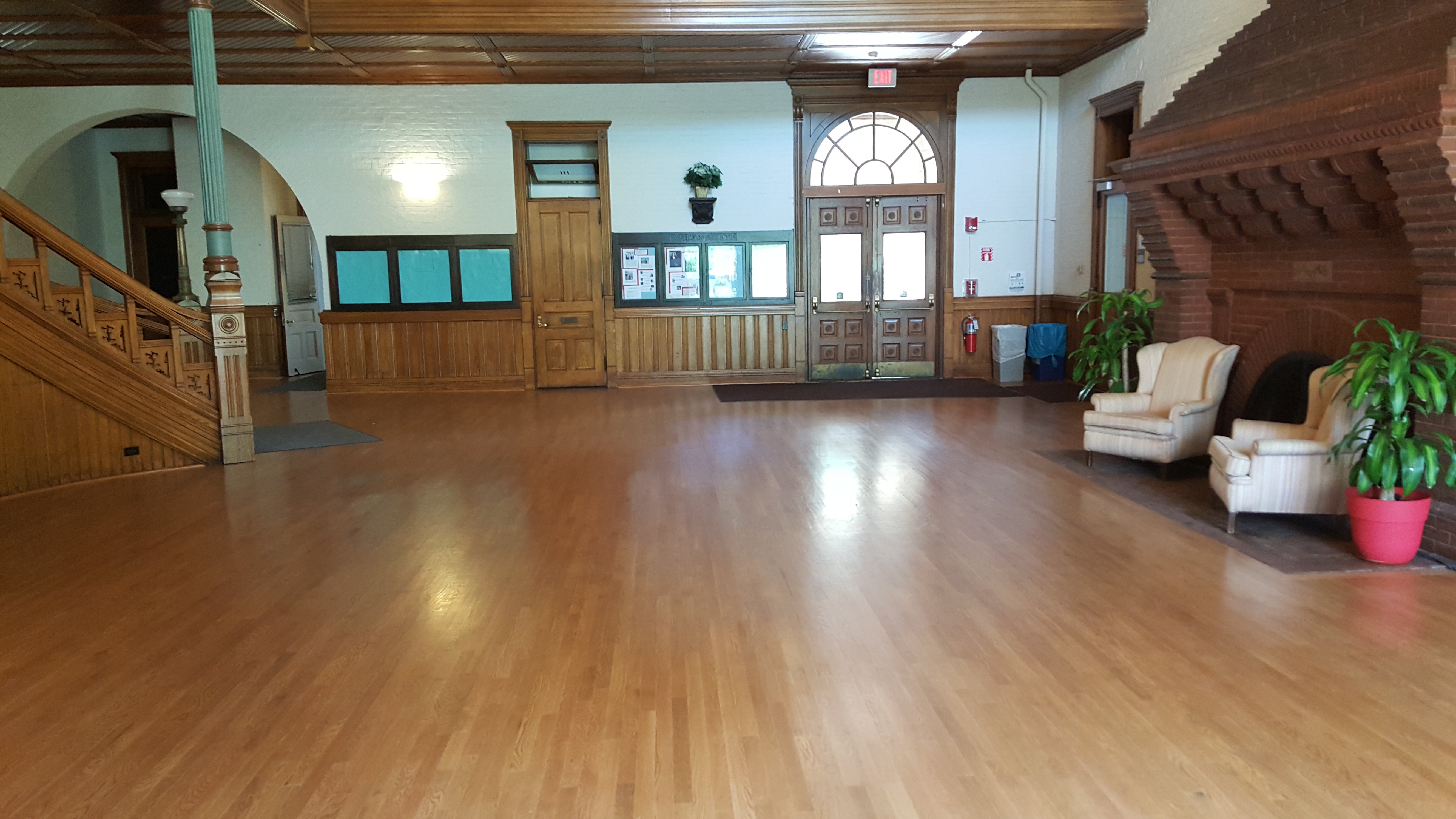 Another view of Peters lobby