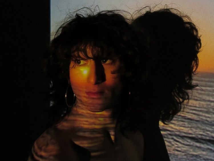 Headshot of performer Leona Joy