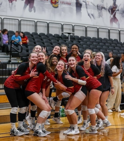 Group photo of Oberlin's women's volleyball team