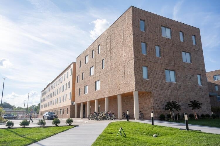 Single Roommate Social