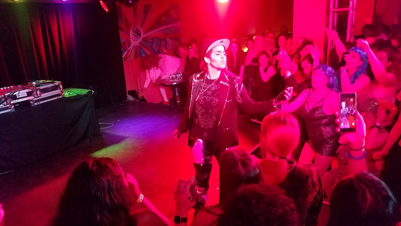 Santana Romero performing at the 'Sco.