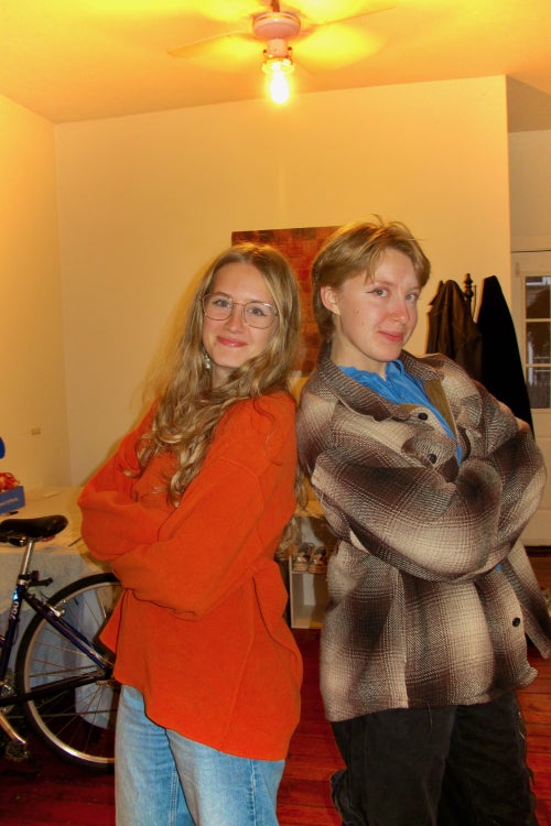 Hanna and I posing against each other, dressed as each other