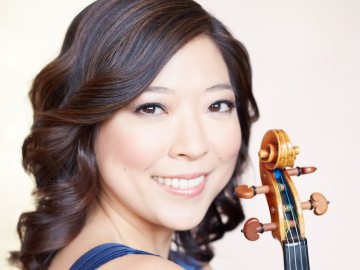 portrait of Amy Lee with violin