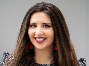 harpist Anya Garipoli '19