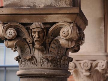 Image of Bosworth Hall Exterior Column