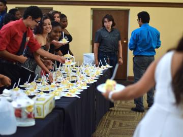 Students gather for dessert 