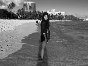 Eint Kyi ’15 on Waikiki Beach in Honolulu, Hawaii
