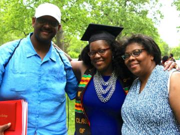 Ambre Dromgoole ’15 with her parents