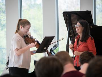 Student violinist works with Pamela Frank.