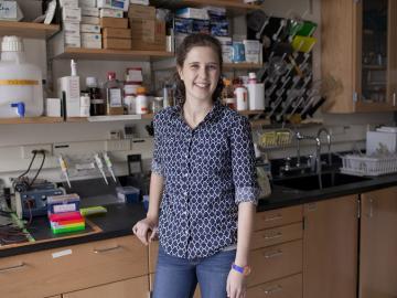 Annika Nelson in the lab