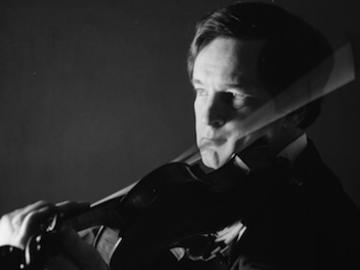 Steve Clapp playing violin