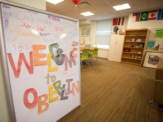 A large room with a sign reading Welcome to Oberlin in colorful cut-out letters.