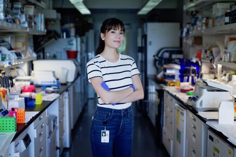 Gabby Walsh in the lab. Photo.