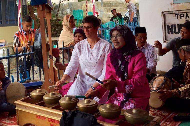 professor Jennifer Fraser