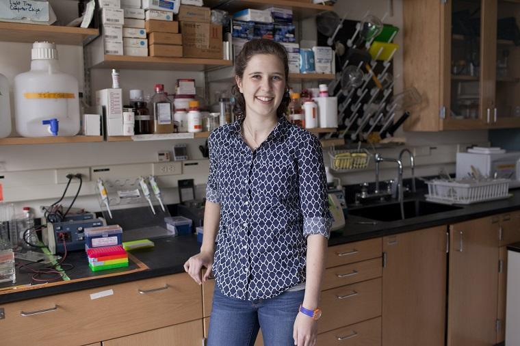 Annika Nelson in the lab