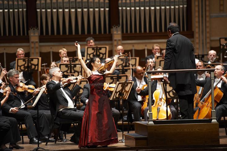 Sirena Huang performs with the Cleveland Orchestra