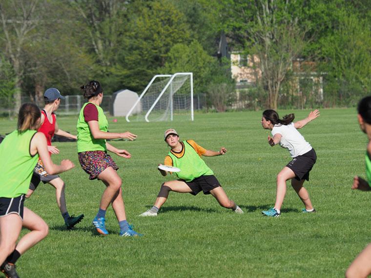 Oberlin College women’s and trans Ultimate team