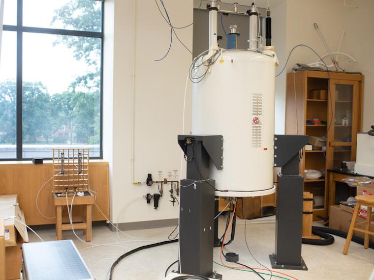 600 MHz nuclear magnetic resonance spectrometer
