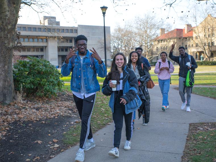 Students walking together in Wilder Bowl